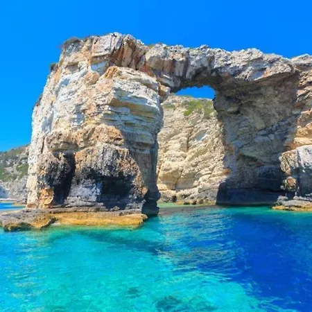 The Gastouri House, Located In Corfu, Near Achilleion * גסטורי